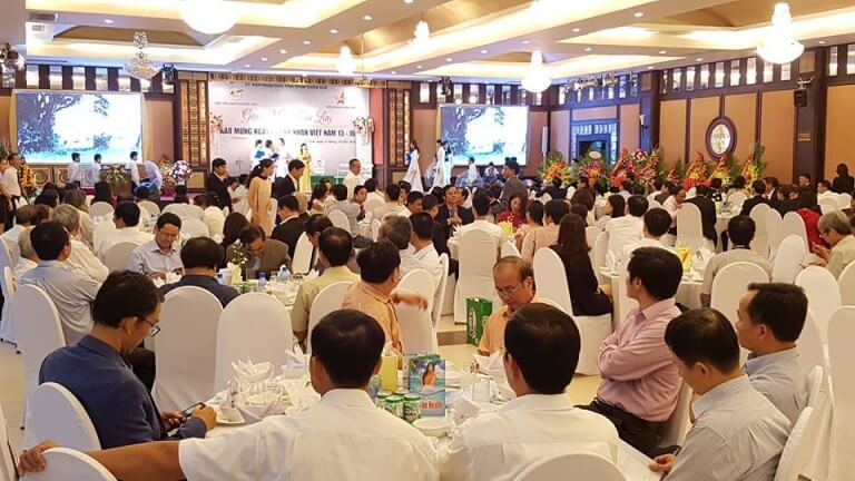 Toàn cảnh buổi giao lưu, gặp mặt.