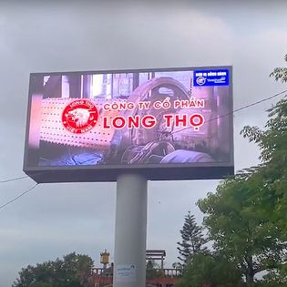 Billboard ở ngoại thành, tỉnh lộ thì càng khủng hơn so với khu vực nội thành